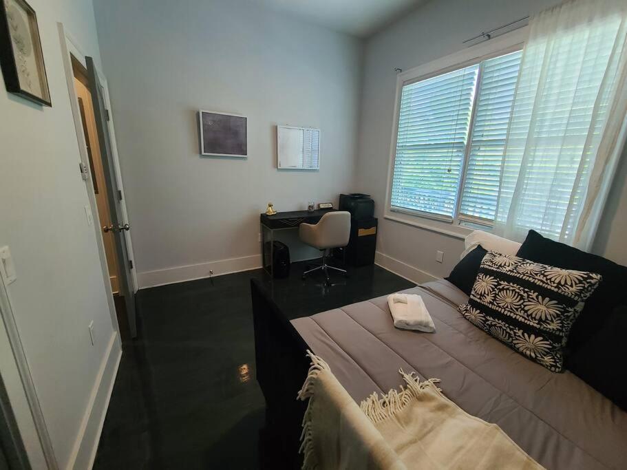 West End Modern Atlanta 3 Bedroom Bungalow Екстериор снимка